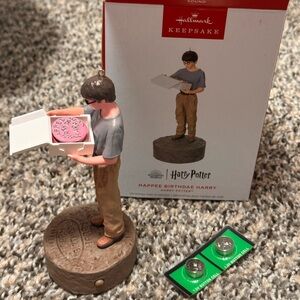 Brand new!! Harry Potter Christmas Hallmark ornament